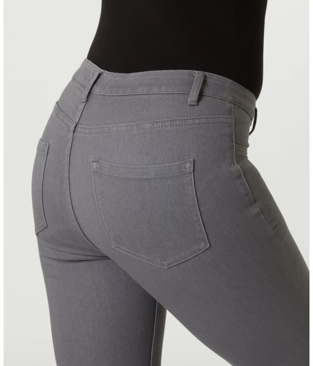 jeans-mit-ziertaschen-denim-light-grey-1171122_8174_DB_M_EP_01.jpg