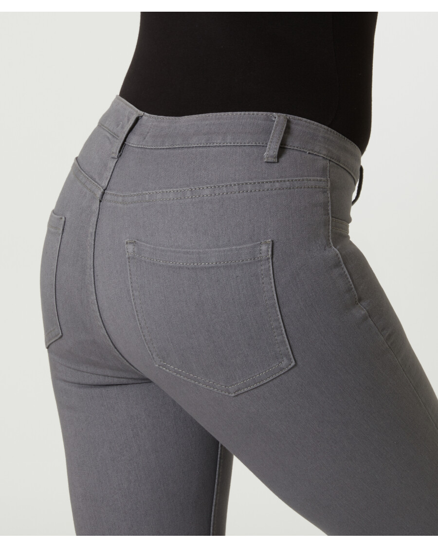 jeans-mit-ziertaschen-denim-light-grey-1171122_8174_DB_M_EP_01.jpg