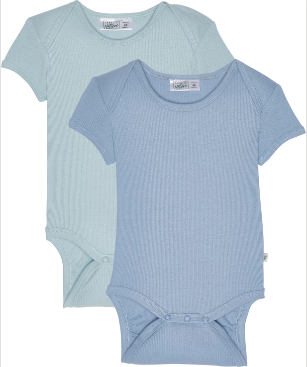 babys-bodys-gerippt-hellblau-117628113000_1300_HB_L_EP_01.jpg