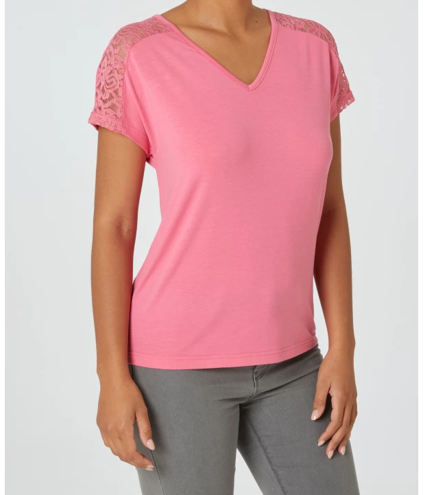 t-shirt-mit-spitze-pink-117635215600_1560_HB_M_EP_01.jpg