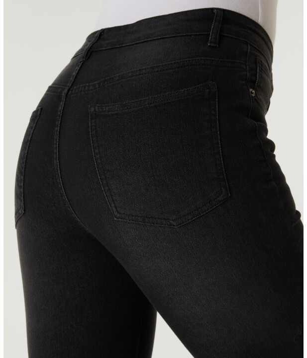 jeans-high-waist-jeans-tiefschwarz-1176722_2108_DB_M_EP_01.jpg