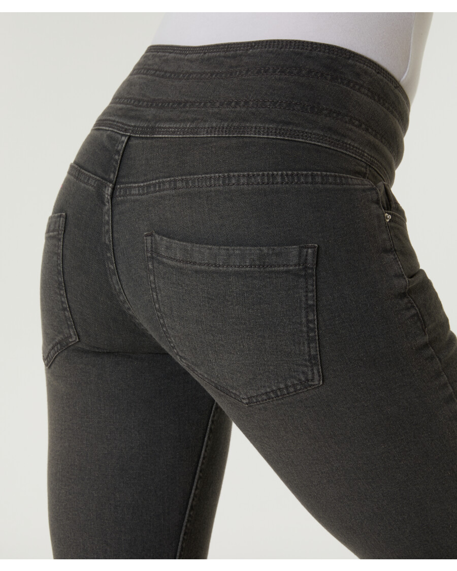 jeans-high-waist-jeans-grau-1177014_2109_DB_M_EP_01.jpg