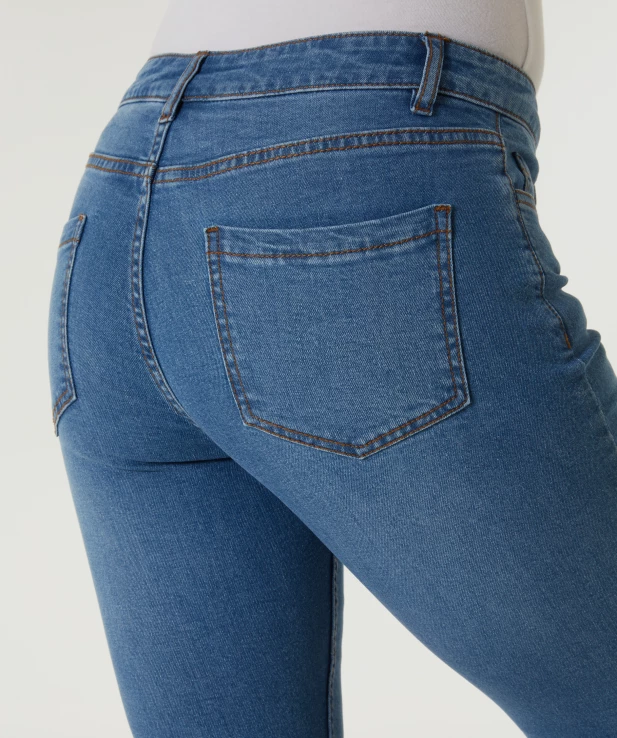 capri-jeans-jeansblau-hell-1177204_2101_DB_M_EP_01.jpg