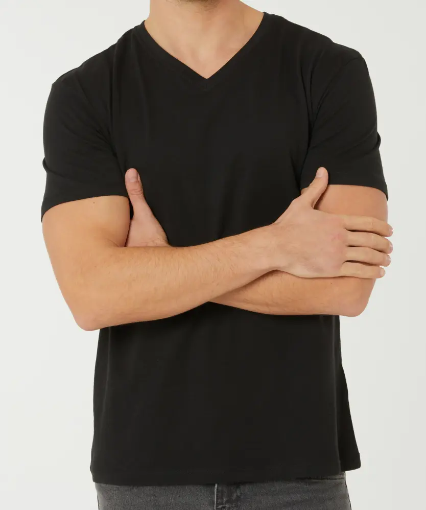 Schwarzes T-Shirt X-Mail, V-Ausschnitt