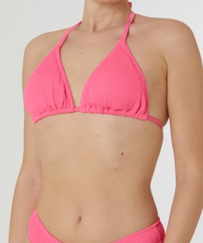 Trójkątna góra od bikini