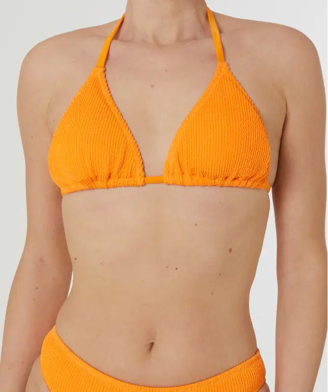 Trójkątna góra od bikini