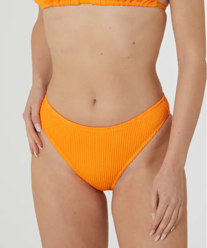 Majtki od bikini ze strukturą