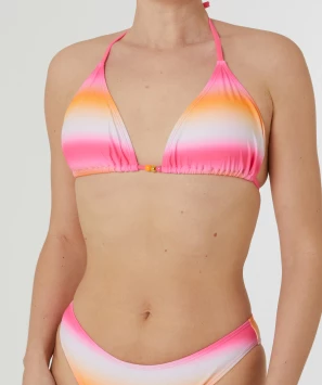 Trójkątna góra od bikini