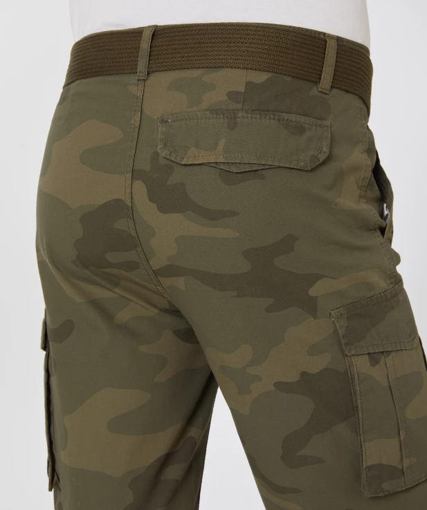 cargo-shorts-mit-guertel-tarndruck-117998450000_5000_DB_M_EP_01.jpg