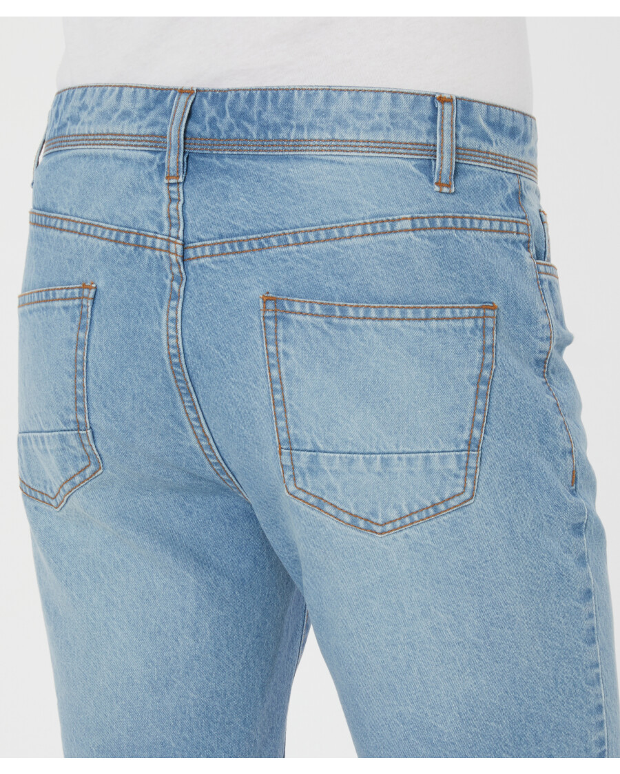 jeans-shorts-mit-destroyed-effekten-jeansblau-hell-118003821010_2101_DB_M_EP_01.jpg