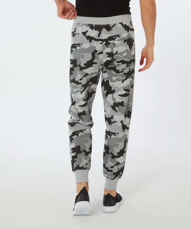 jogginghose-camouflage-grau-bedruckt-118056111120_1112_NB_M_EP_01.jpg