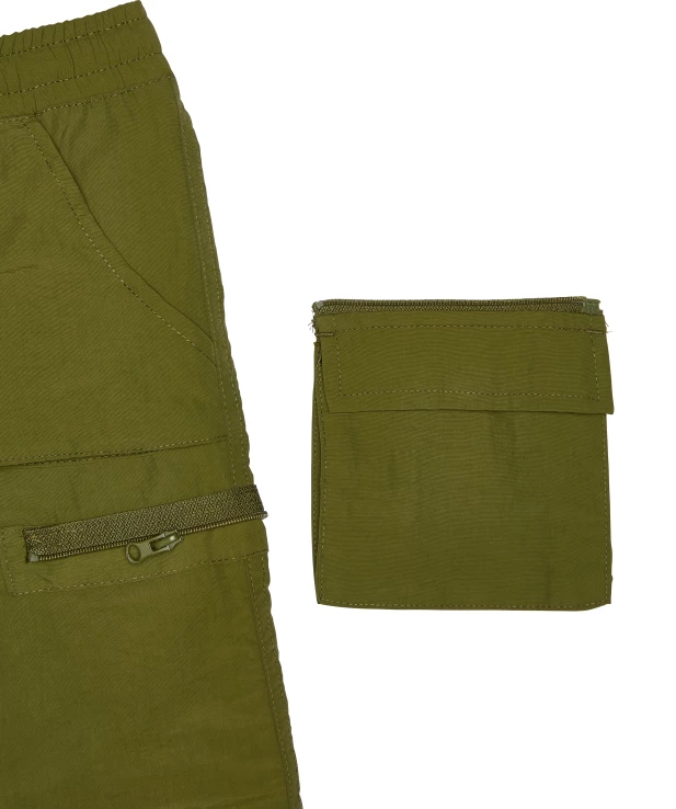 jungen-shorts-mit-abnehmbarer-cargotasche-khaki-118058718400_1840_DB_L_EP_02.jpg