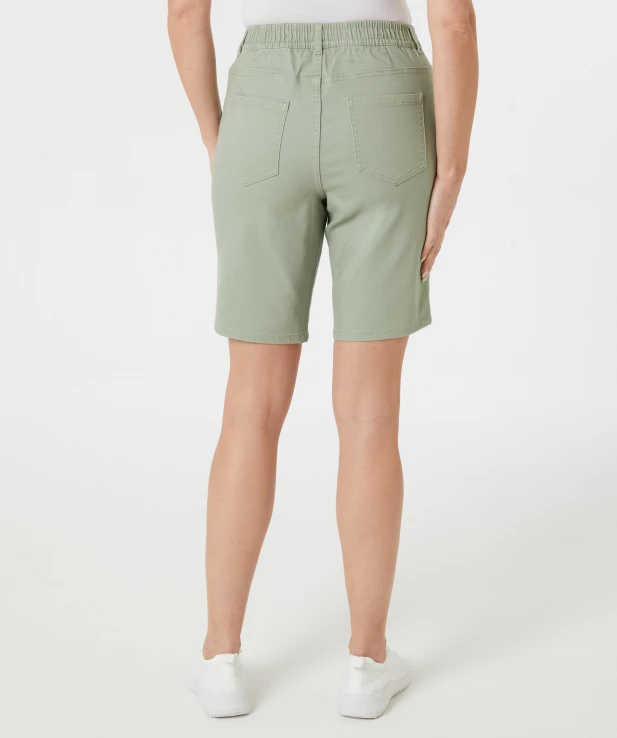 hellgruene-twill-shorts-hellgruen-118090318000_1800_NB_M_EP_01.jpg