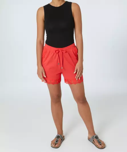 Shorts mit Spitzendetails