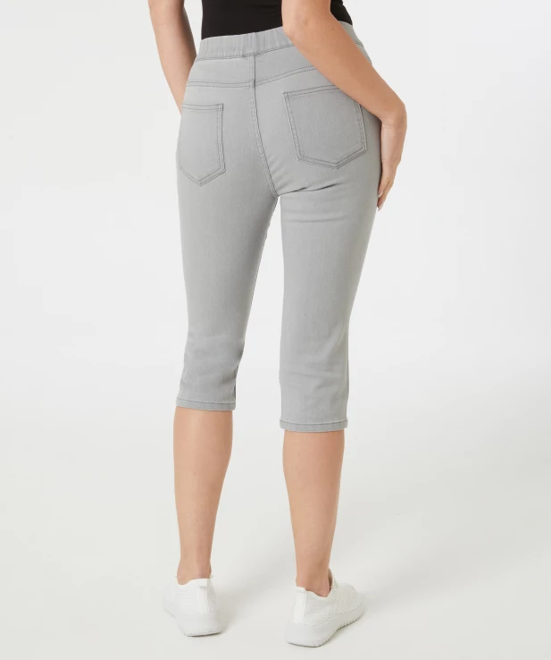 jeggings-in-caprilaenge-denim-light-grey-118124481740_8174_NB_M_EP_01.jpg