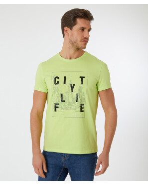 Hellgrünes T-Shirt