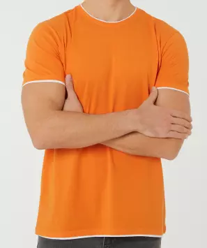 T-Shirt in Orange