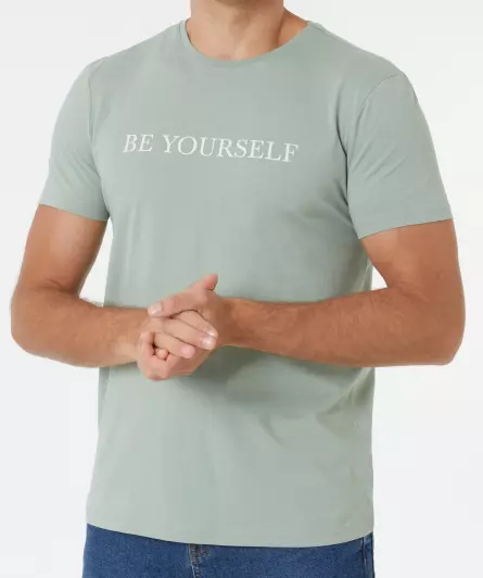 Hellgrünes T-Shirt