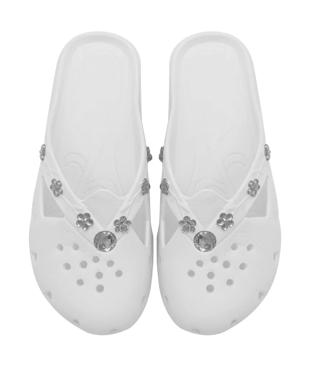 modische-clogs-weiss-118196412000_1200_NB_H_KIK_01.jpg