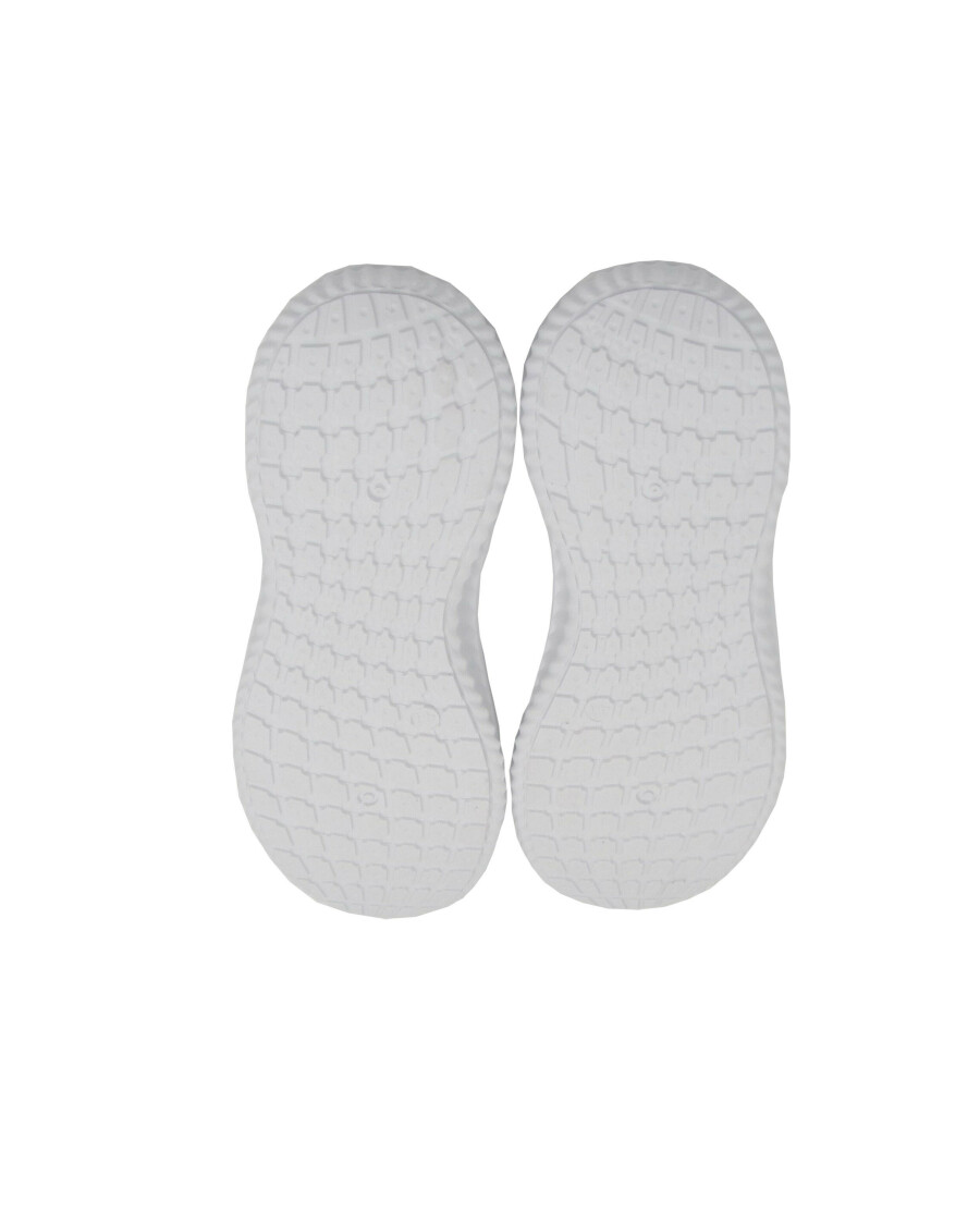 slip-ons-in-netzoptik-weiss-118202812000_1200_NB_L_KIK_02.jpg