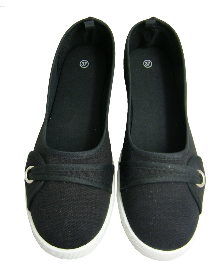 slip-ons-mit-zierriemen-schwarz-118207910000_1000_NB_H_KIK_01.jpg