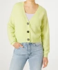 strickjacke-mit-v-ausschnitt-limette-118270718450_1845_HB_M_EP_01.jpg