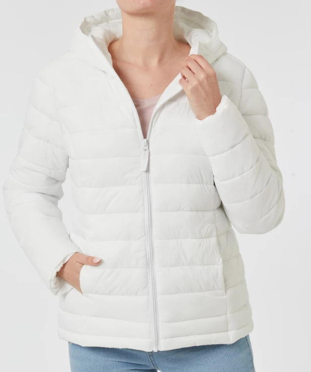 weisse-steppjacke-weiss-118346112000_1200_HB_M_EP_01.jpg