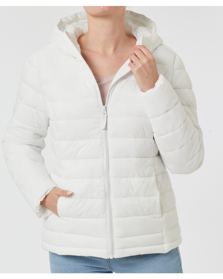 weisse-steppjacke-weiss-118346112000_1200_HB_M_EP_01.jpg