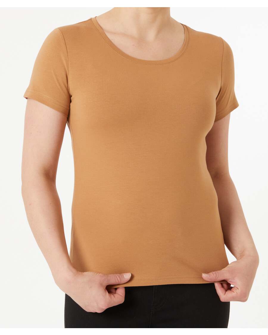 basic-t-shirt-softbraun-118397020520_2052_HB_M_EP_01.jpg