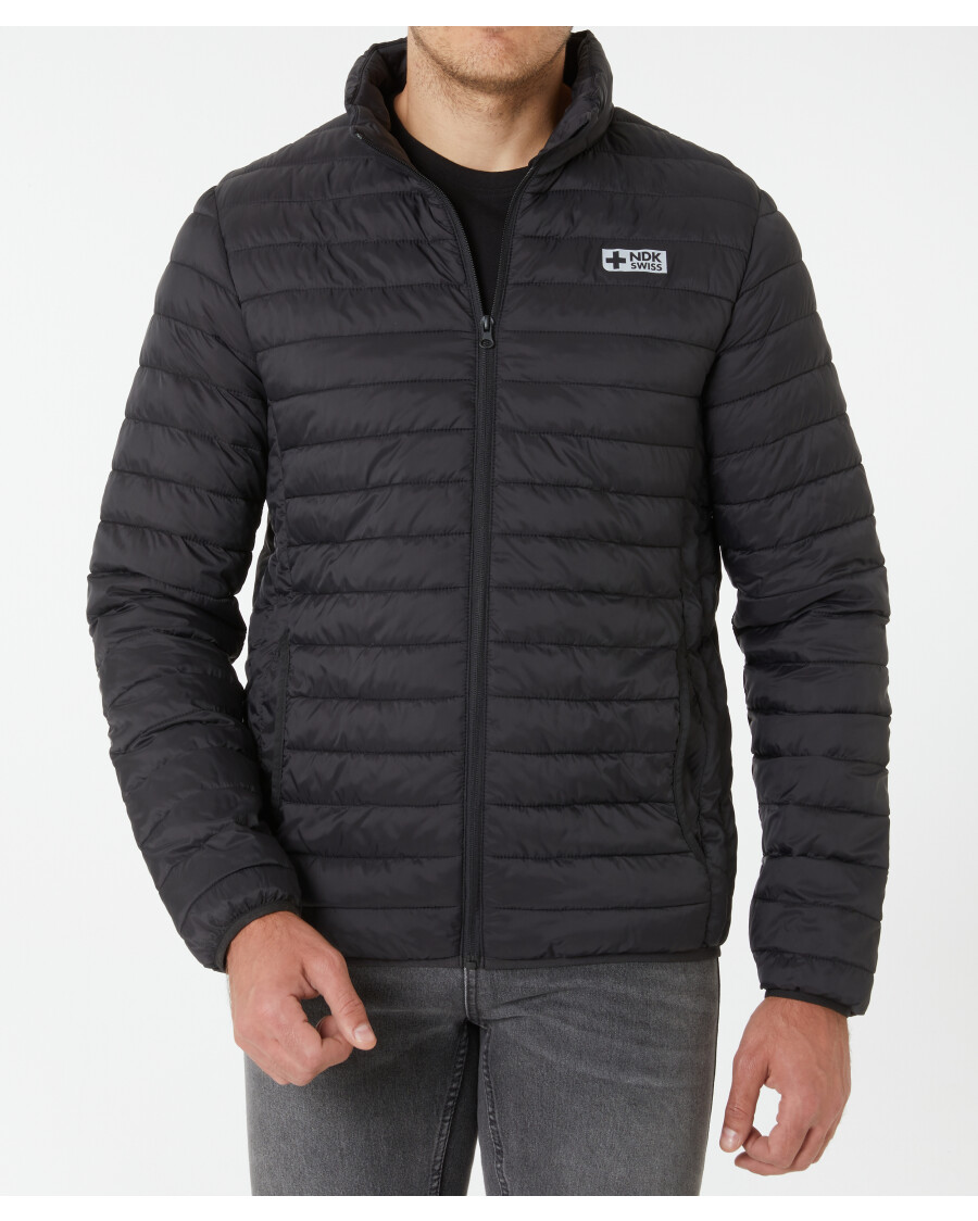 ndk-swiss-ultraleichte-jacke-schwarz-118537110000_1000_HB_M_EP_01.jpg