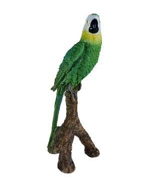 Deko-Papagei auf Baumstamm