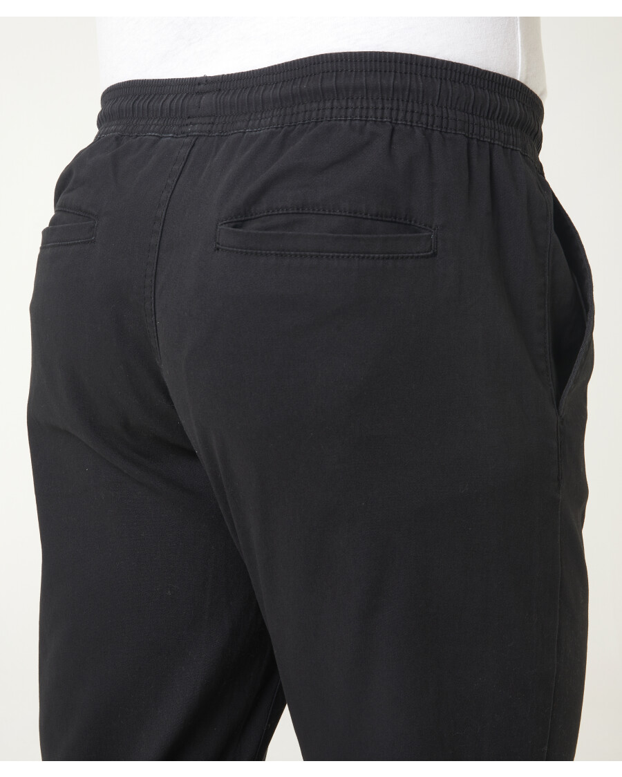 schwarze-twillhose-schwarz-118709710000_1000_DB_M_EP_01.jpg