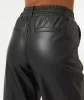 schwarze-kunstlederhose-schwarz-118717910000_1000_DB_M_EP_01.jpg