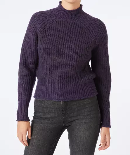 Strickpullover in Dunkellila
