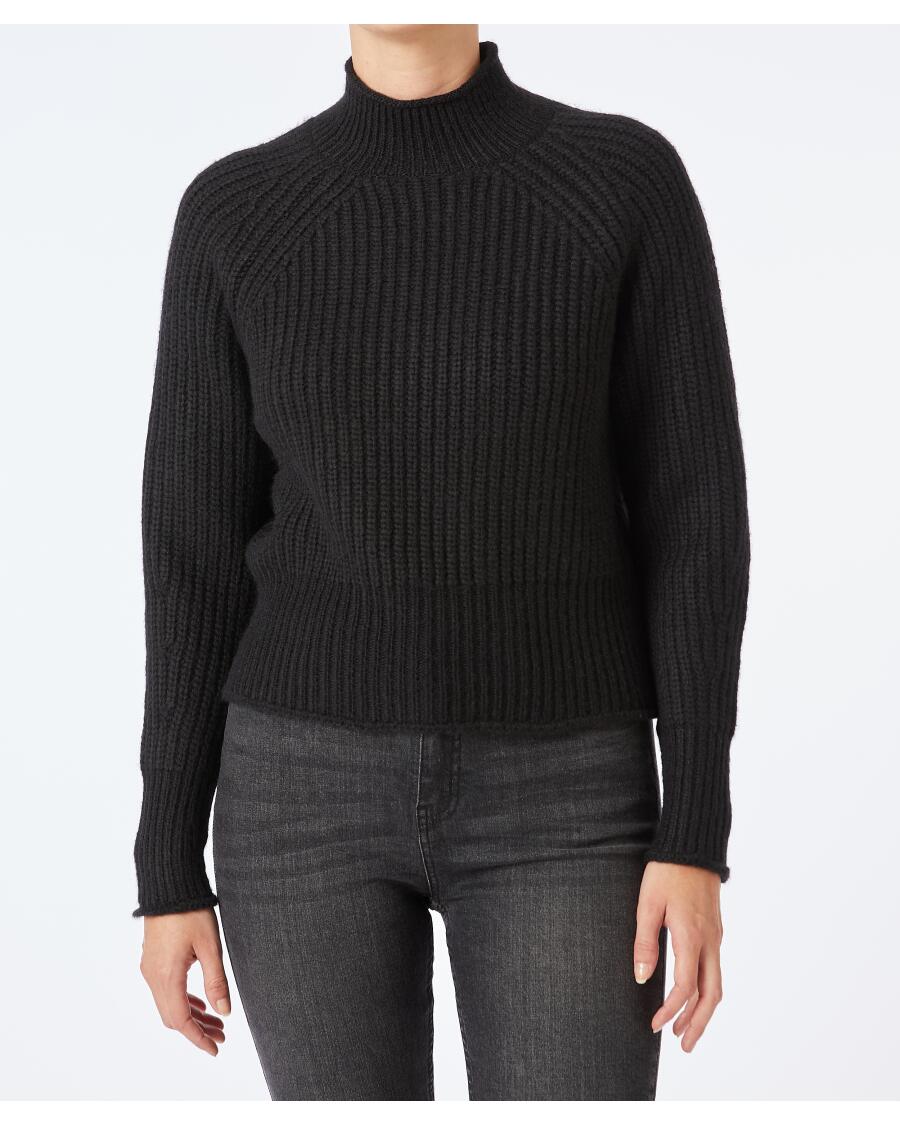 Schwarzer Strickpullover schwarz