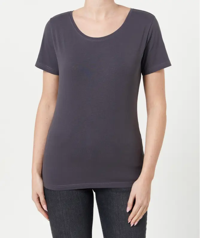 Basic T-Shirt