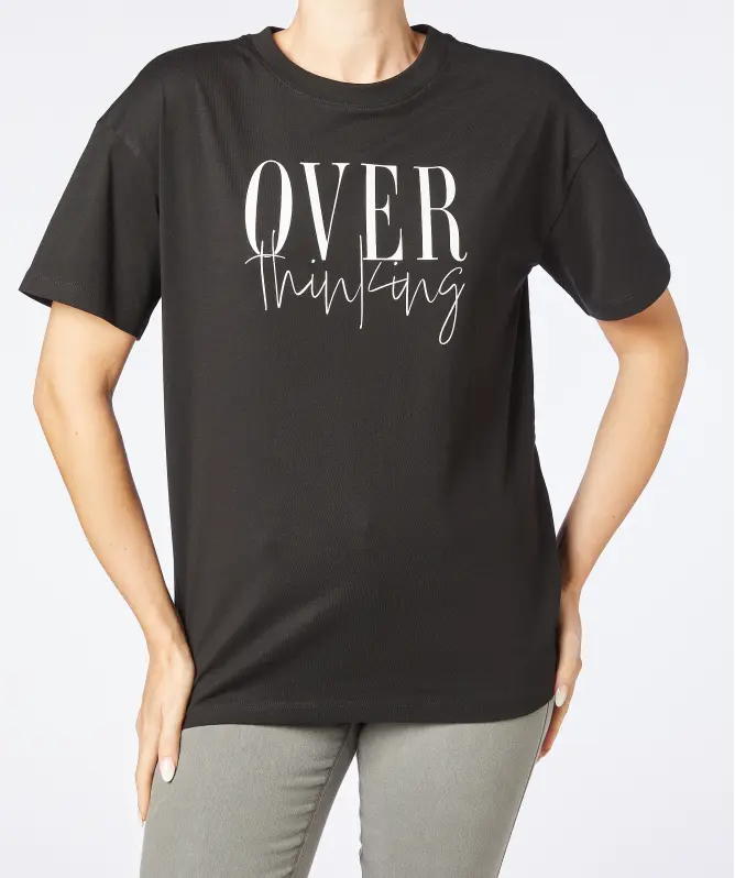 Schwarzes T-Shirt mit Schriftzug