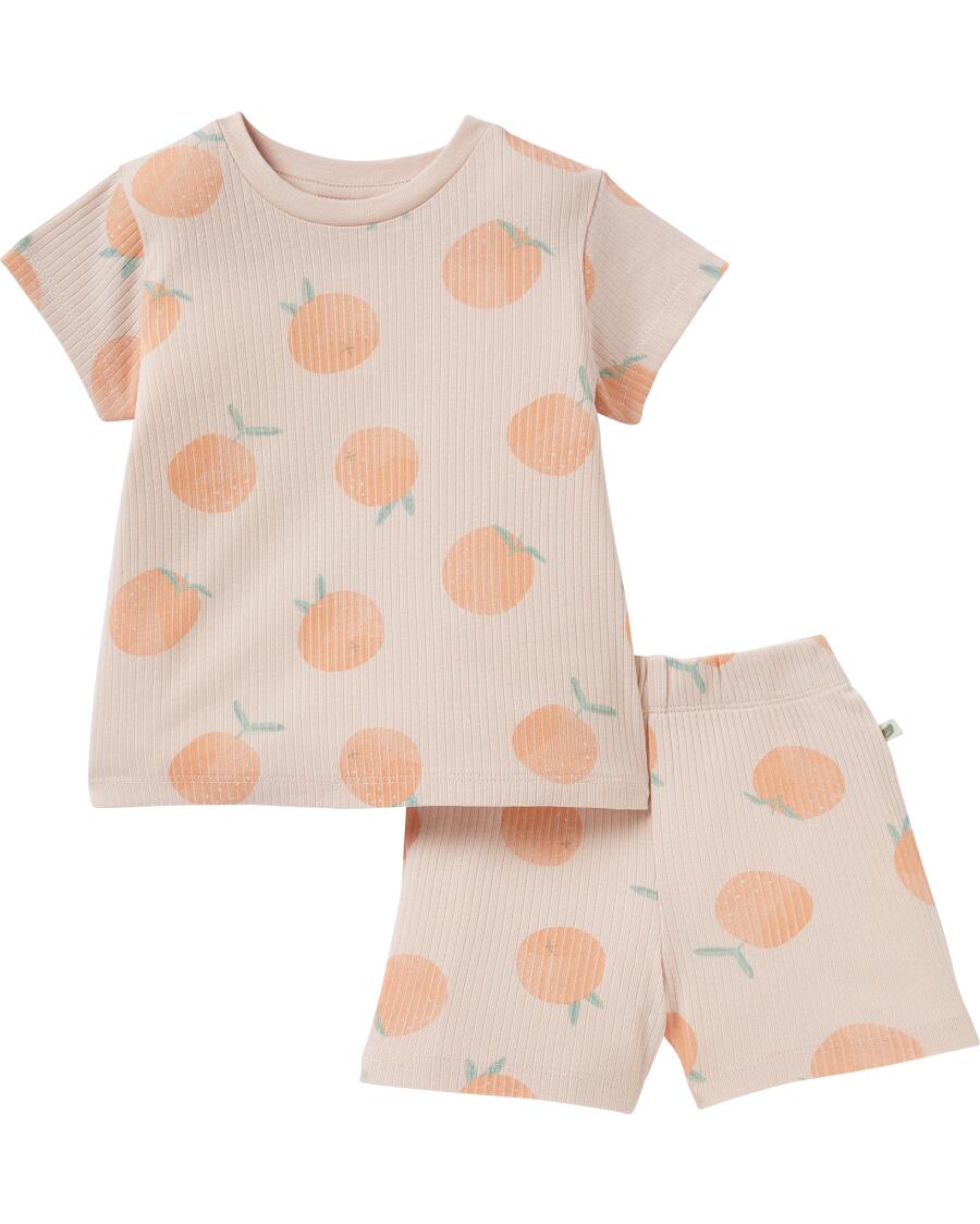 Oranje T-shirt en korte broek lichtpaars