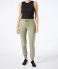 jogginghose-basic-khaki-119223018400_1840_HB_M_EP_01.jpg