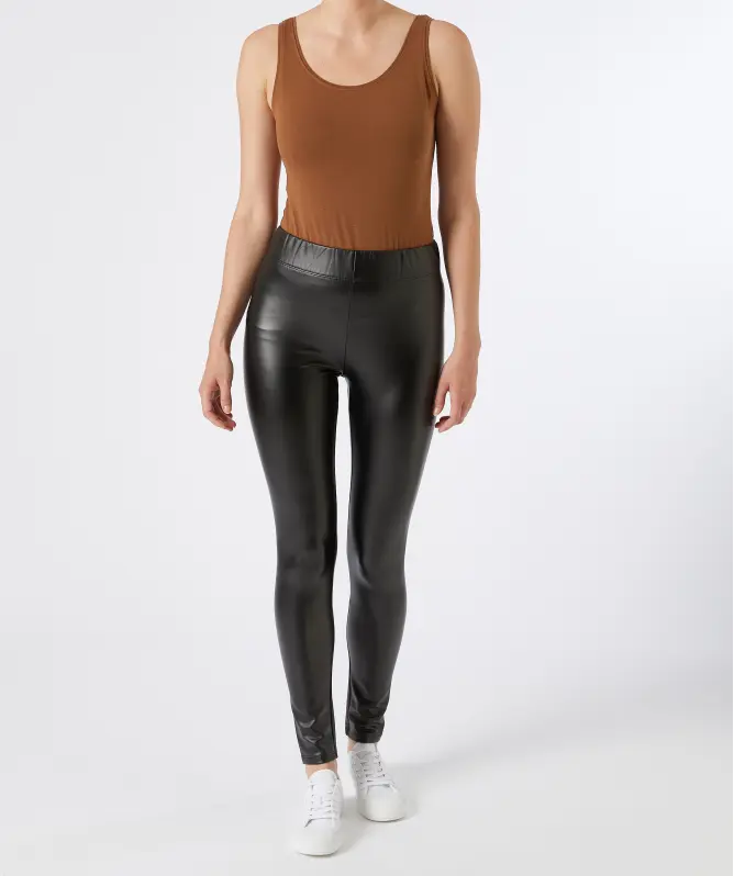 Schwarze Kunstlederleggings