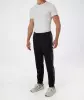 sporthose-mit-seitentaschen-schwarz-119269010000_1000_HB_M_EP_01.jpg