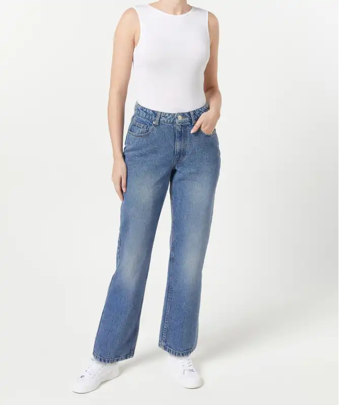 Jeansy z wysokim stanem