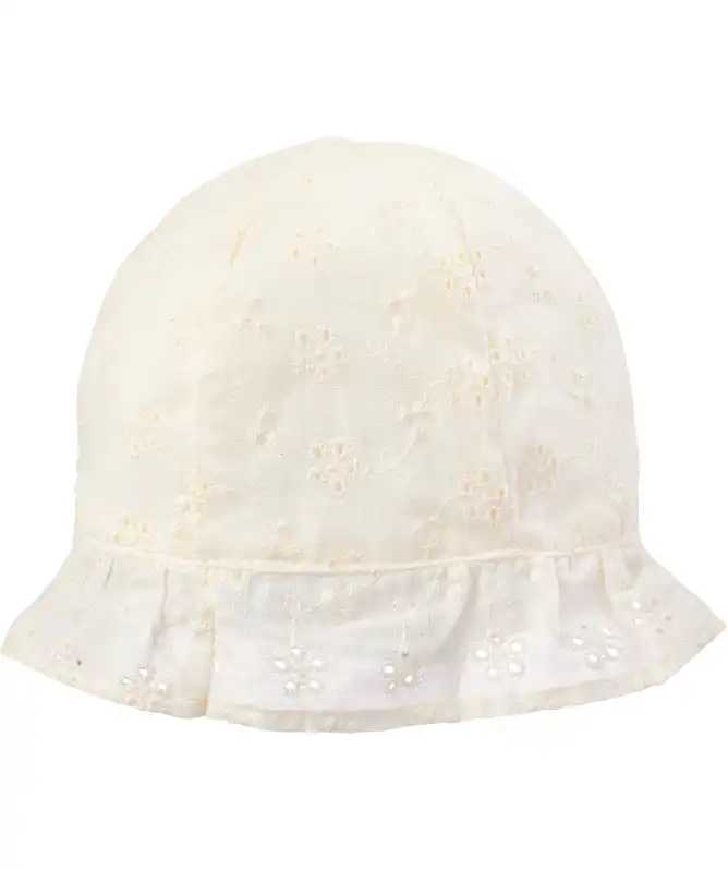 Mütze mit Lochmuster