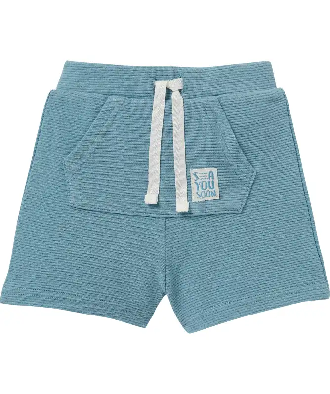 Hellblaue Shorts