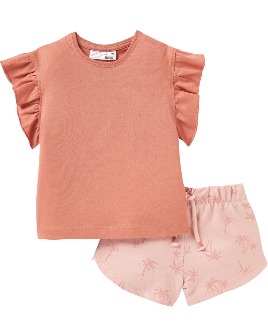 T-shirt + korte broek abrikoos