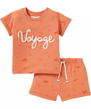 T-Shirt + Shorts
