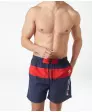 badeshorts-mit-kontrasteinsatz-rot-119496215070_1507_HB_W_EP_01.jpg