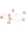 LED-Lichterkette mit Baumwollkugeln