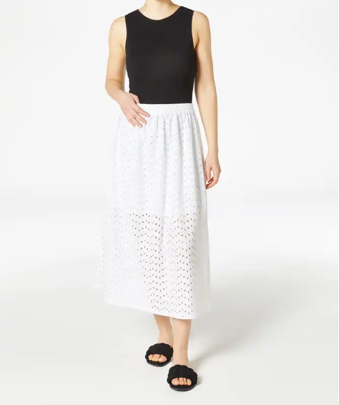 Midirock mit Lochstickereien