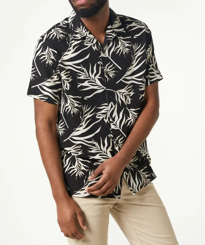 Shirt met bladeren